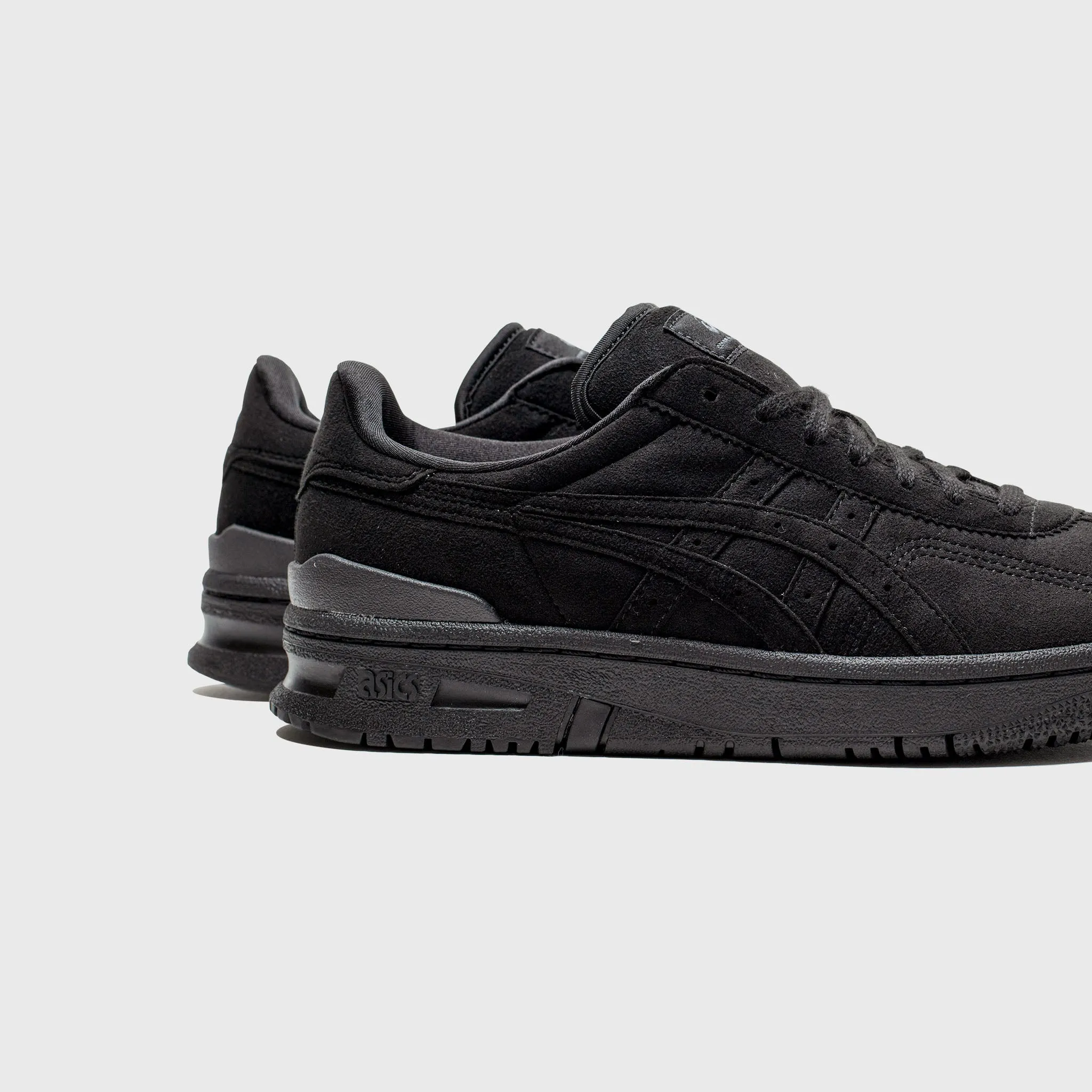 ASICS VIC NBD "BLACK"