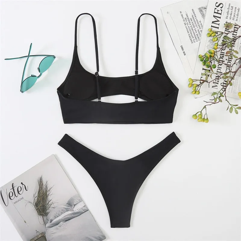 Beach Babe Essential Bikini mit Unterbrustausschnitt