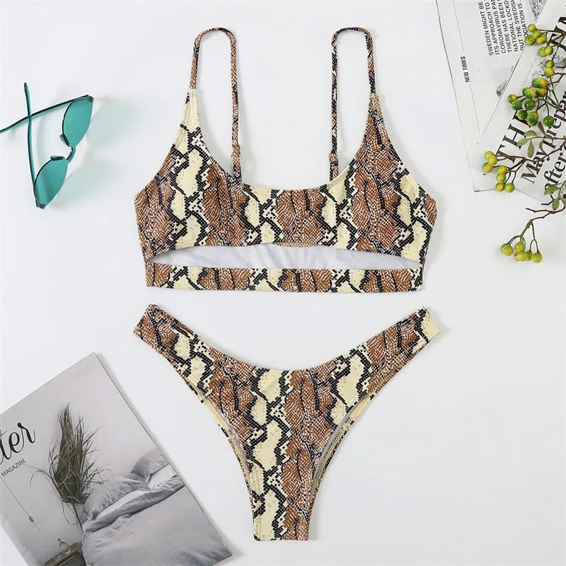 Beach Babe Essential Bikini mit Unterbrustausschnitt