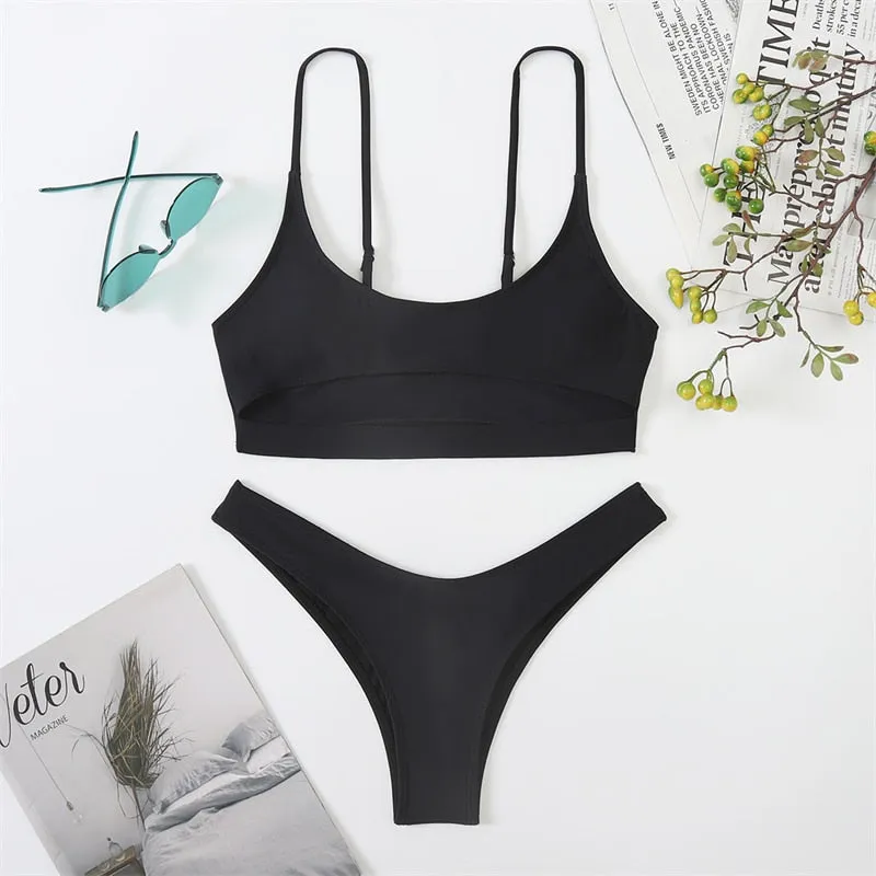 Beach Babe Essential Bikini mit Unterbrustausschnitt