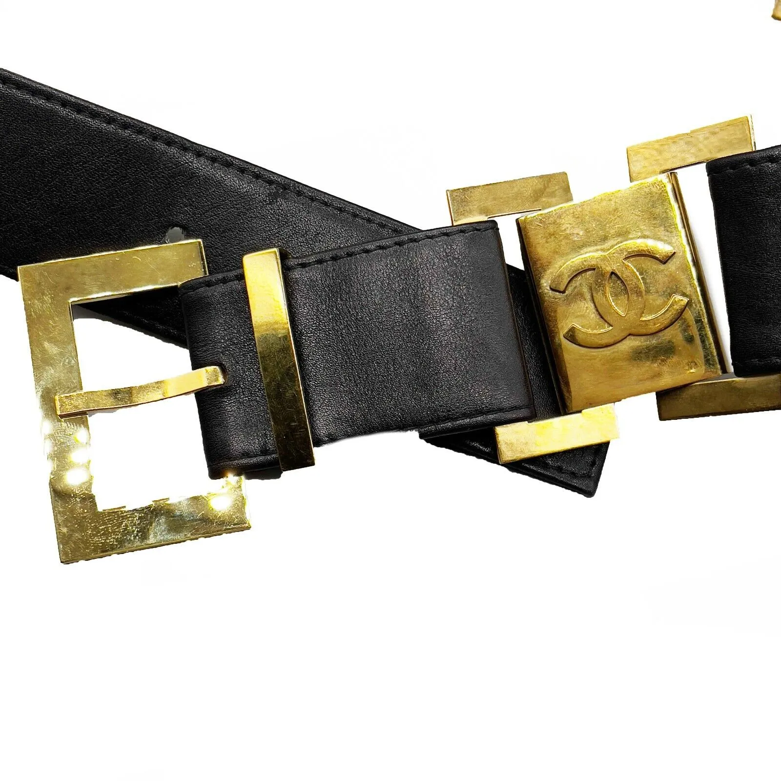 CHANEL - Collection 26 - Black Leather & Gold-Tone Link 1980 Belt - 38 / 95