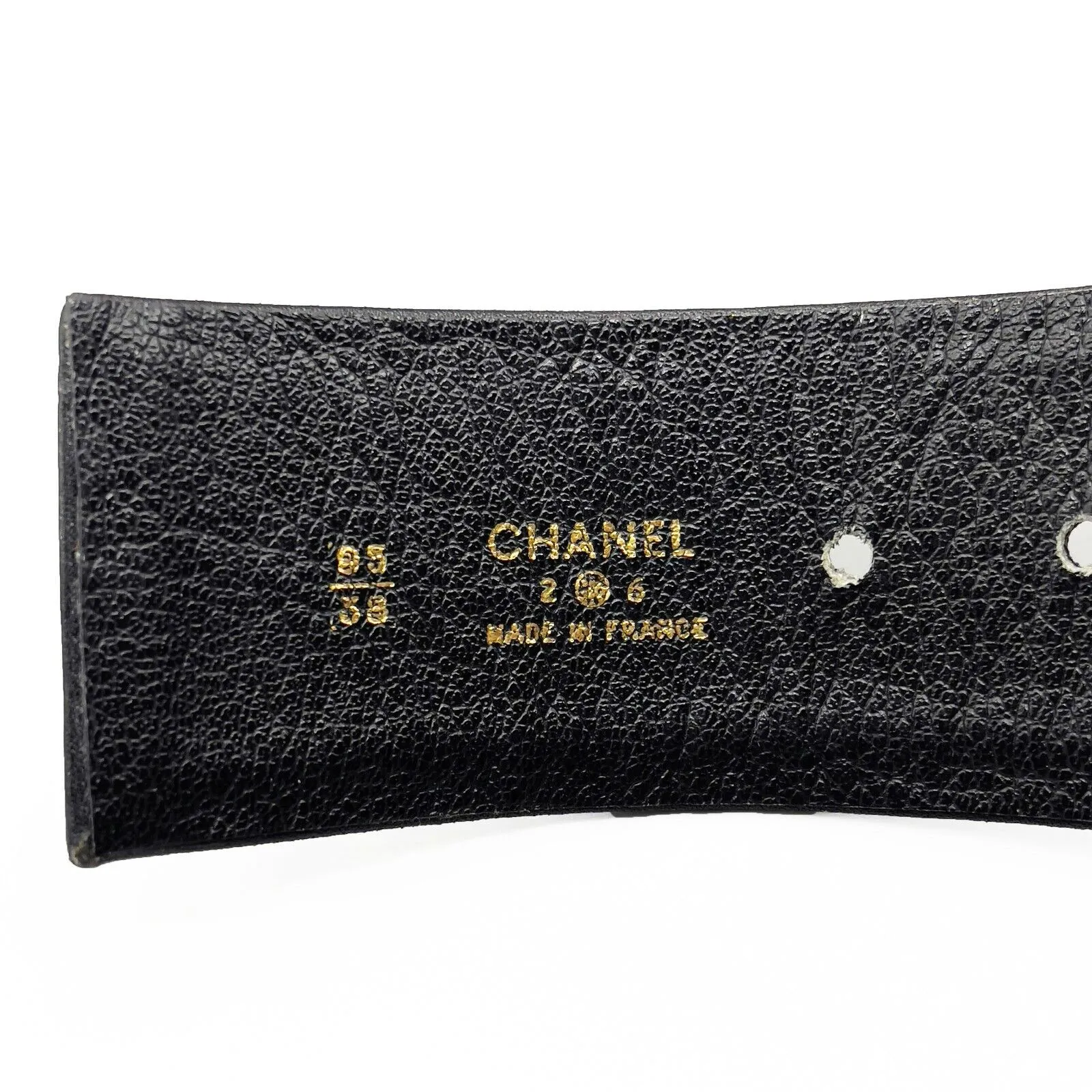 CHANEL - Collection 26 - Black Leather & Gold-Tone Link 1980 Belt - 38 / 95