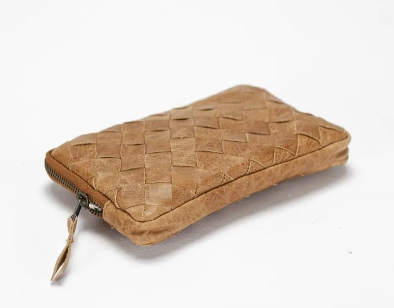 Chloe clutch wallet - Brown distressed handwoven leather