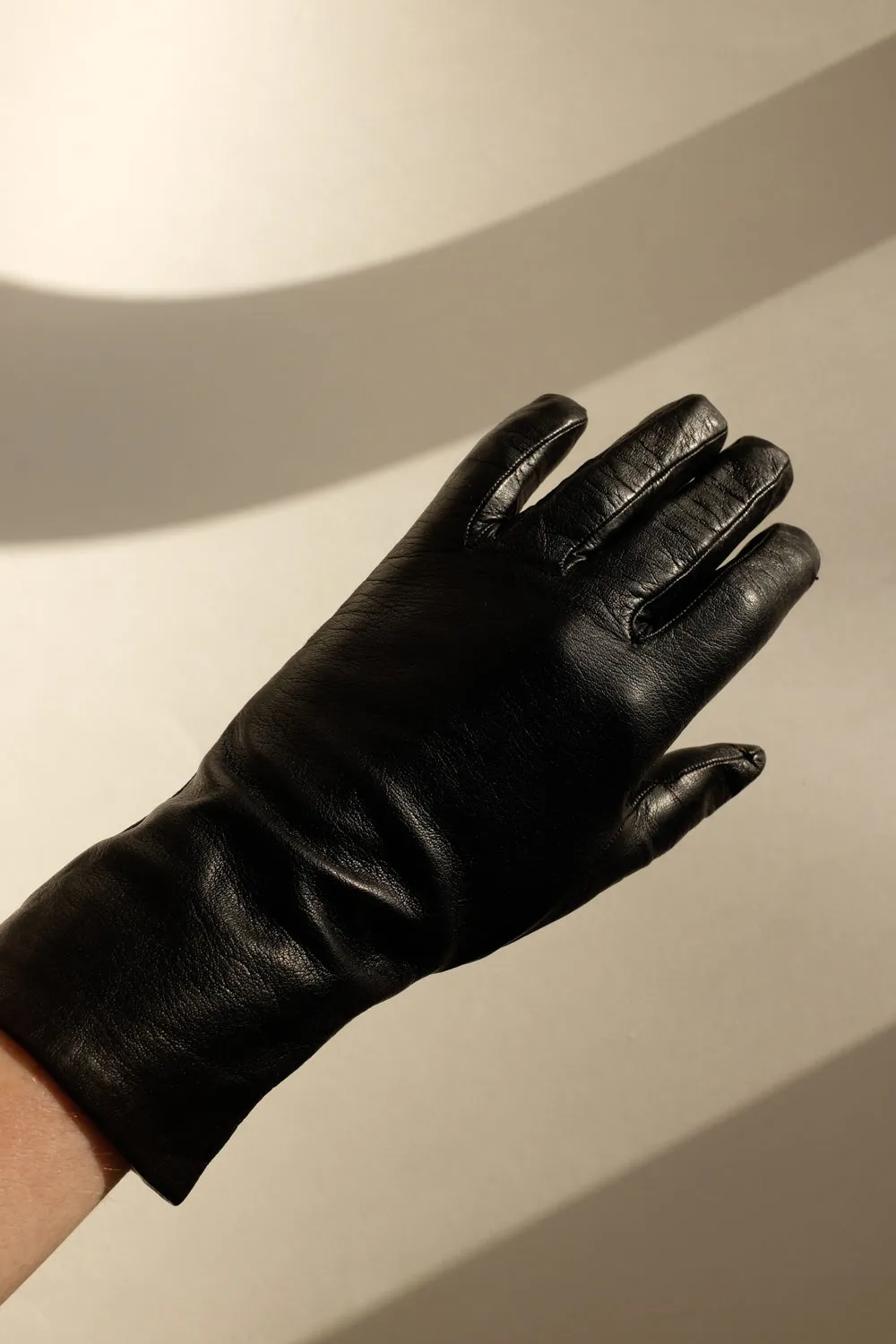 CLASSY BLACK VINTAGE LEATHER GLOVES