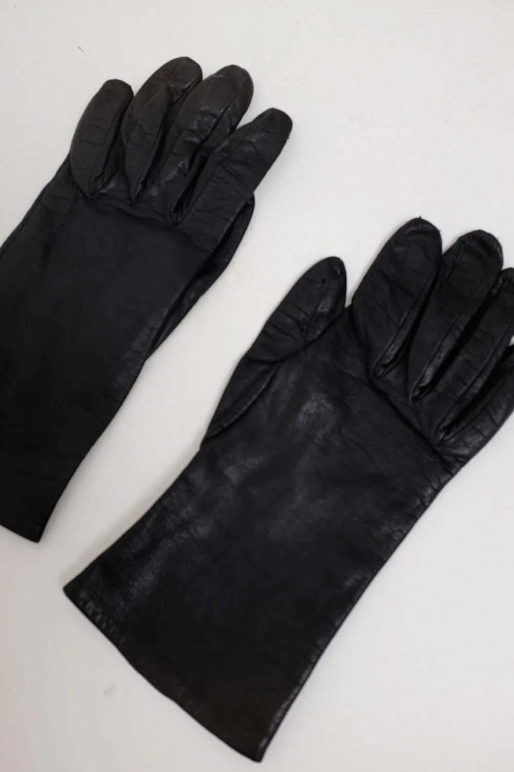 CLASSY BLACK VINTAGE LEATHER GLOVES