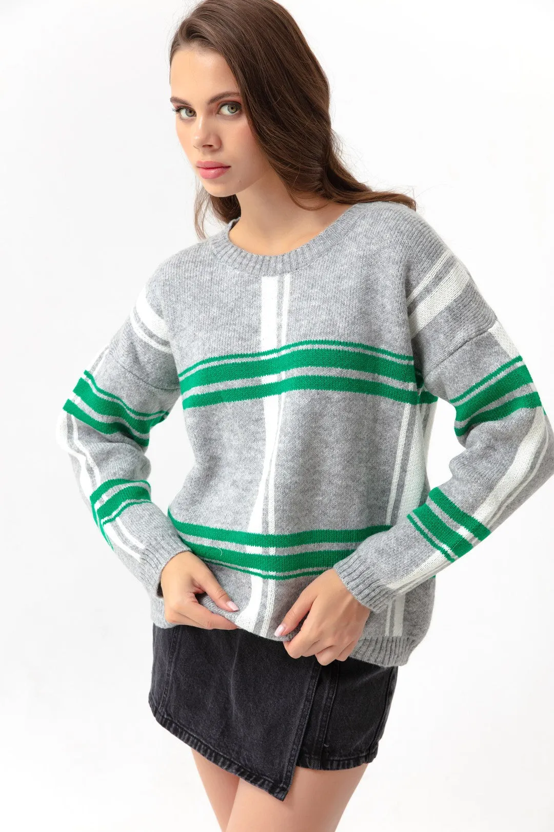 Female Bicycle Neck Plaid Pattern Sweater