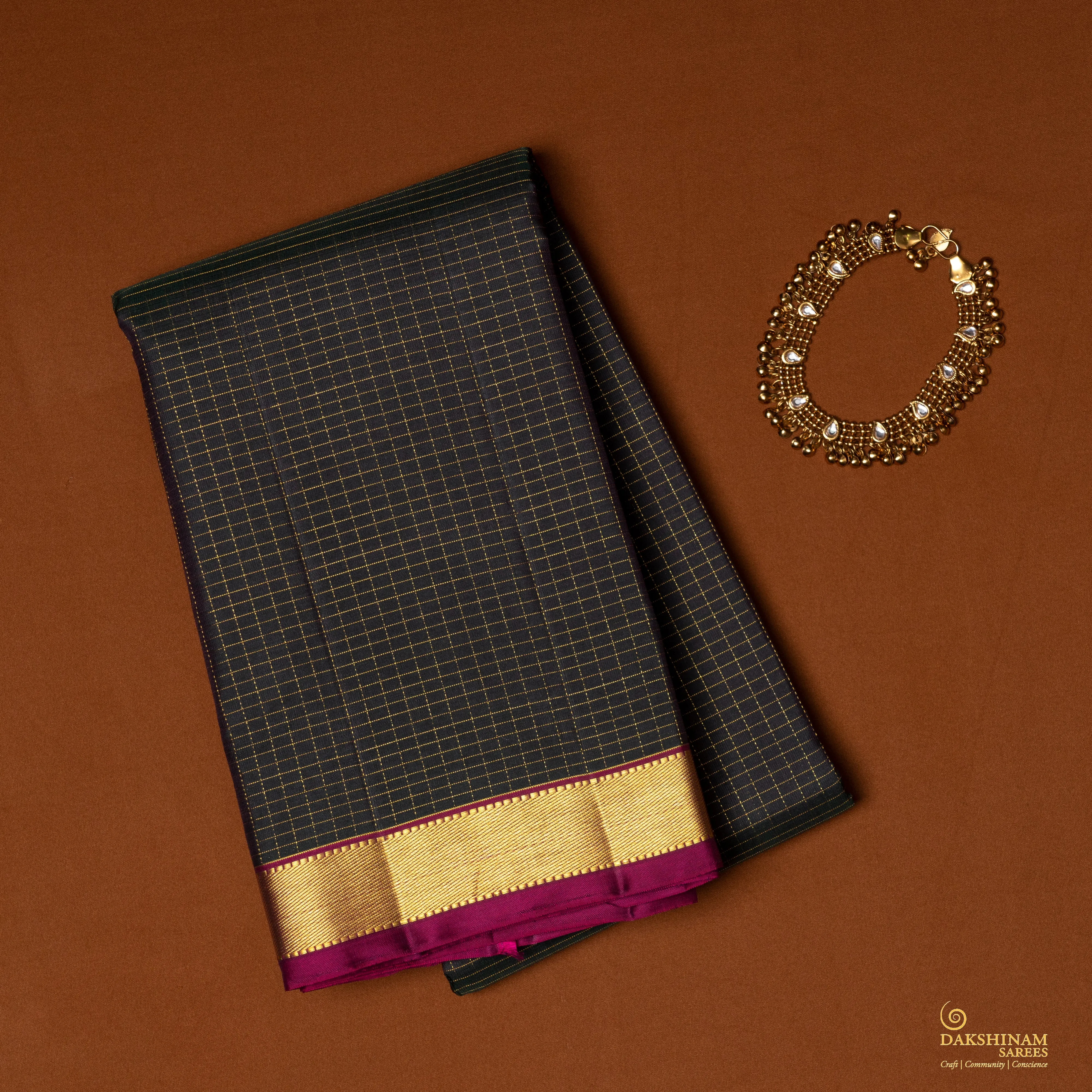 Handwoven Green shot with Purple Kanjivaram Silk Saree - 2041T010408DSC